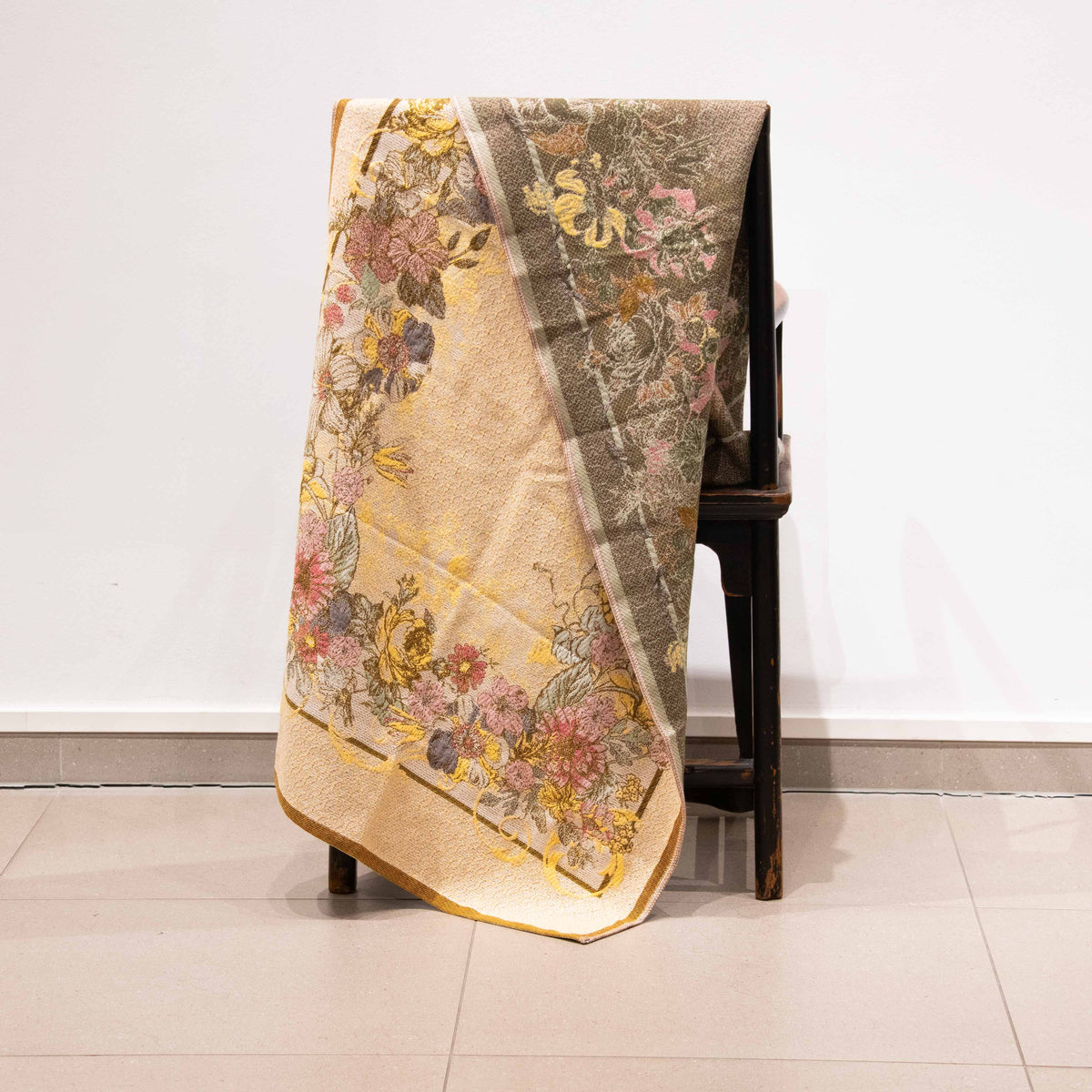 Krama, Flower Frame
