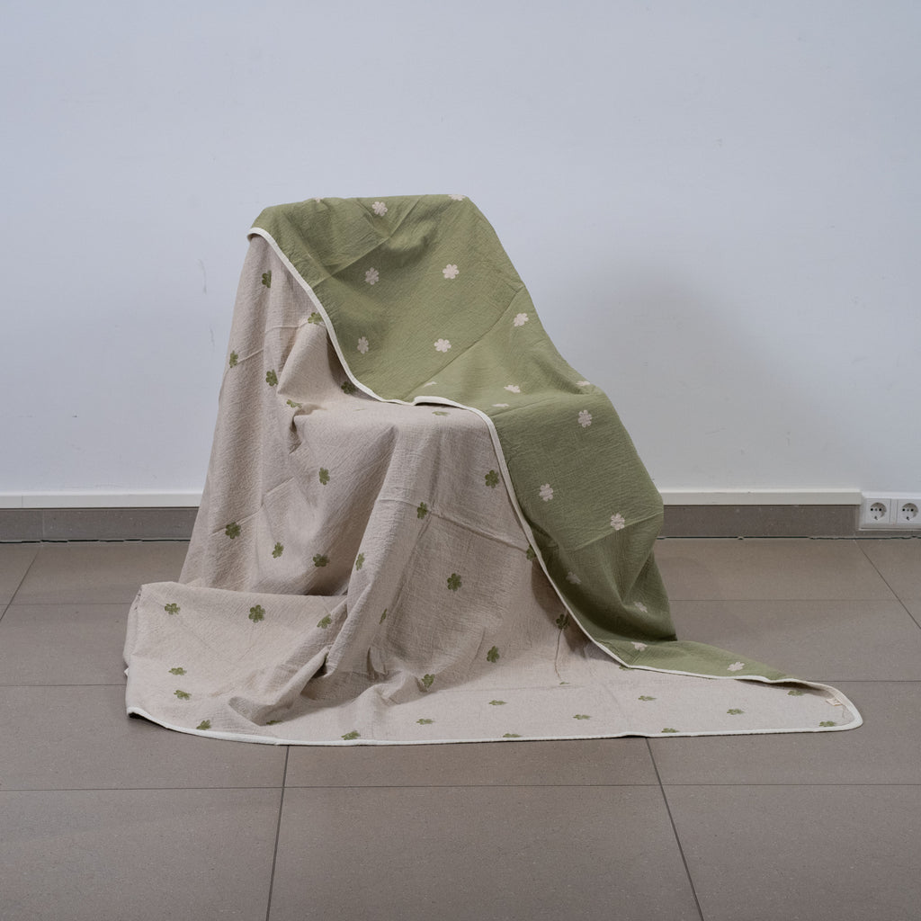 Five Petals bed sheet